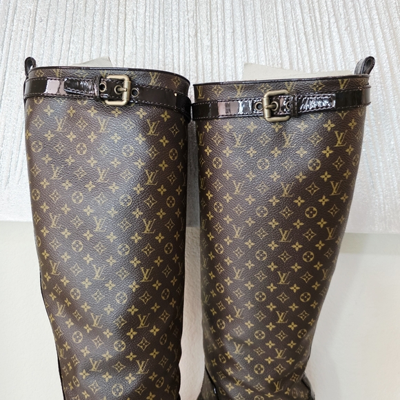 AUTH Louis Vuitton Idole Monogram Canvas and Patent Leather Knee-Length Boots - Picture 8 of 16